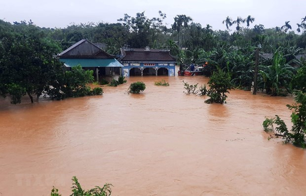 Disaster-hit Vietnam’s central provinces receive more financial aid