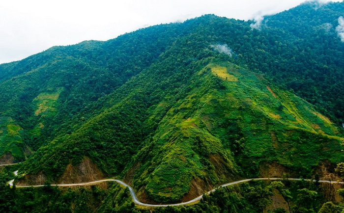 Conquering four greatest mountain passes in Northern Vietnam