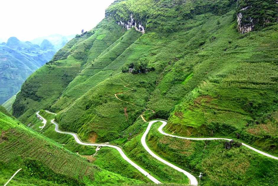 Conquering four greatest mountain passes in Northern Vietnam