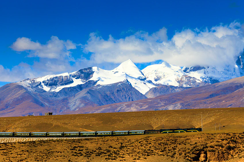 Vietnam’s Reunification Express named among top 10 world’s most amazing train journeys