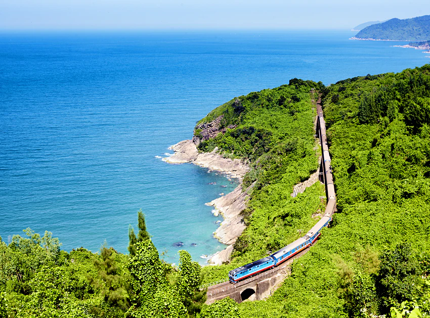 Vietnam’s Reunification Express named among top 10 world’s most amazing train journeys