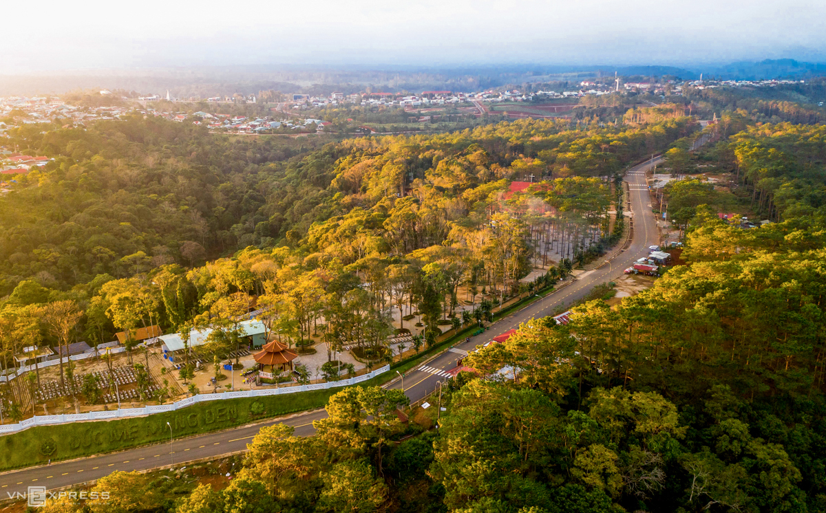 peaceful beauty of town dubbed as the second da lat of central highlands