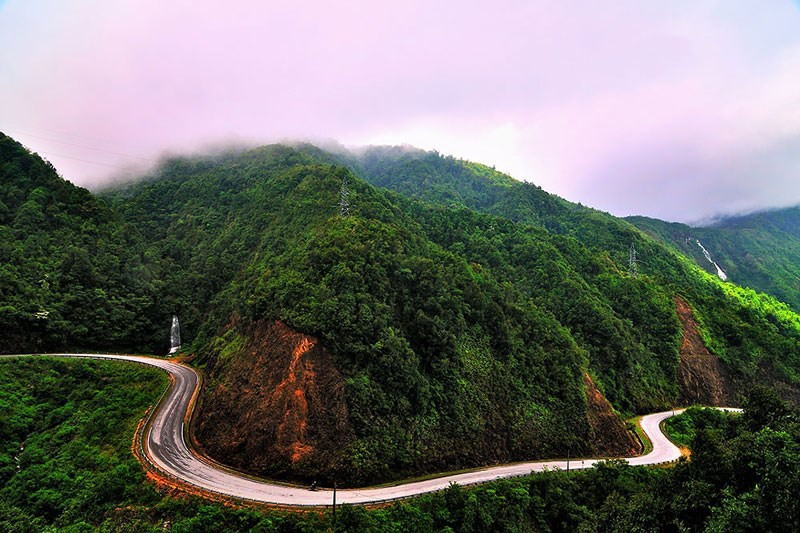 Majestic beauty of Vietnam's highest mountain range