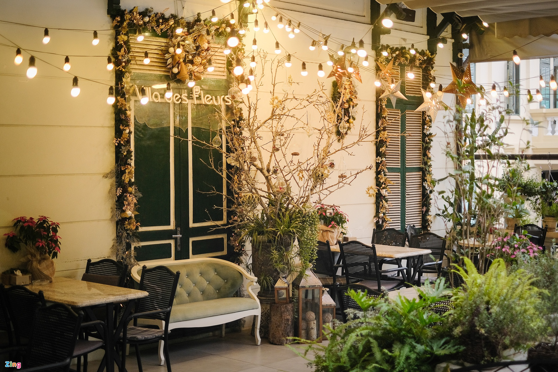 Three coffee shops in Hanoi to take Christmassy photos