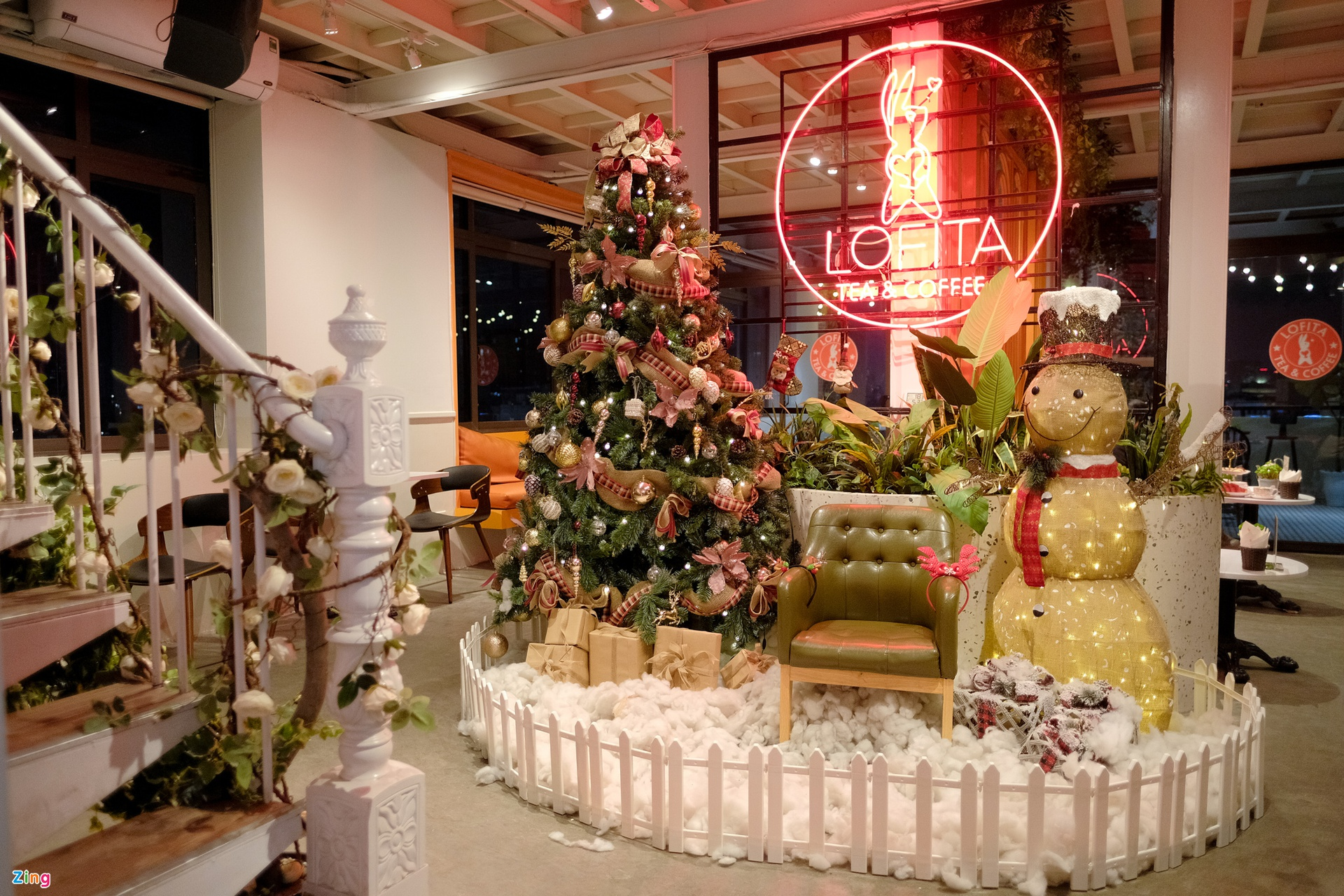 Three coffee shops in Hanoi to take Christmassy photos