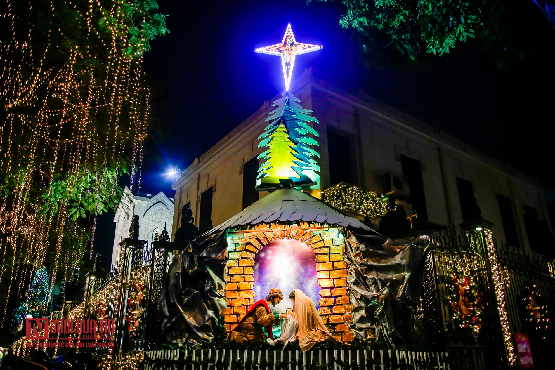 In photos: Churches in Hanoi splendidly decorated for Christmas