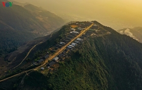 mesmerizing scenes of terraced field village northwest vietnam