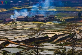 mesmerizing scenes of terraced field village northwest vietnam