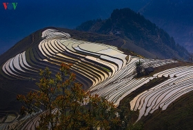 mesmerizing scenes of terraced field village northwest vietnam