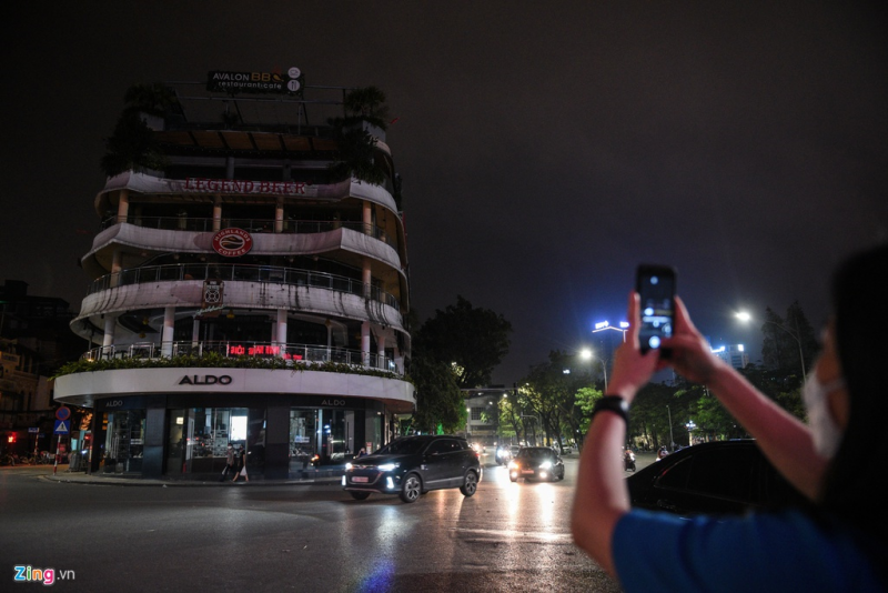 hanois streets become empty as shutdown order taken into effect due to coronavirus threats