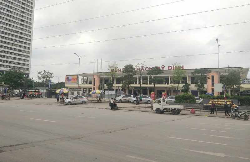 hanois streets become empty as shutdown order taken into effect due to coronavirus threats