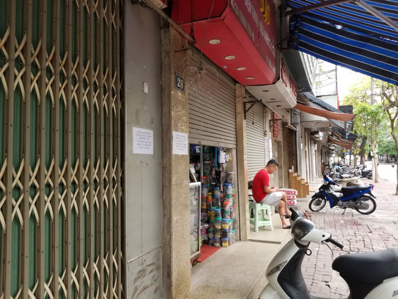 hanois streets become empty as shutdown order taken into effect due to coronavirus threats