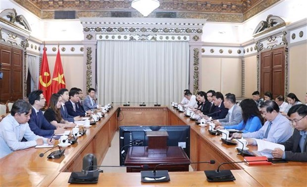 HCM City, RoK firm foster cooperation in smart urban building | Business | Vietnam+ (VietnamPlus)