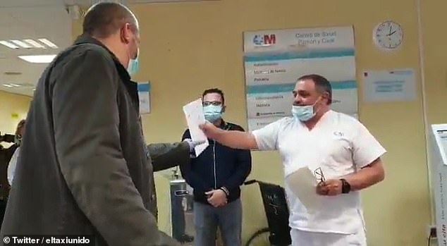 Video: Taxi driver riding Covid-19 patients to hospital for free gets surprise by doctors
