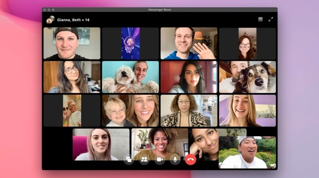 Facebook's video chatroom: Meeting 50 people, competing Zoom