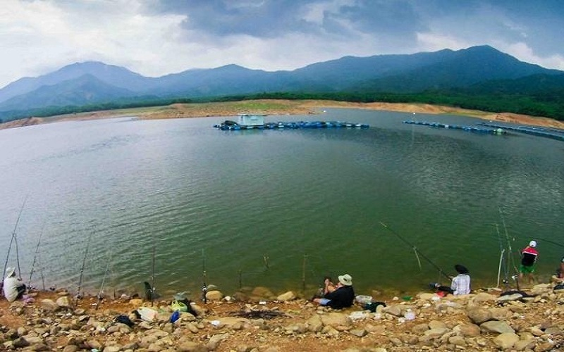 Hoc Khe Lake, the alluring ravine in the central coast of Vietnam