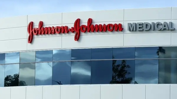 johnson johnson discontinues selling baby powder in the us