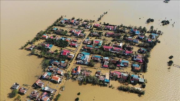 US Government "stands ready" to support Vietnamese efforts to overcome flood losses