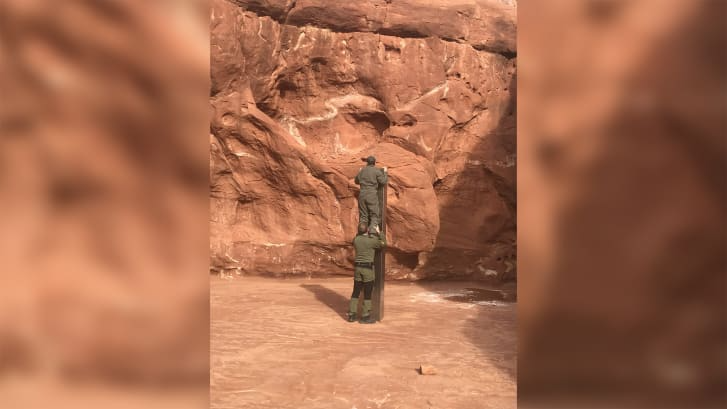 The Truth behind Mysterious Metal Monolith found in Utah but vanishes then