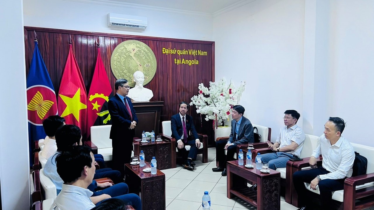 Angola Commits to Creating Favorable Conditions for Vietnamese Investors