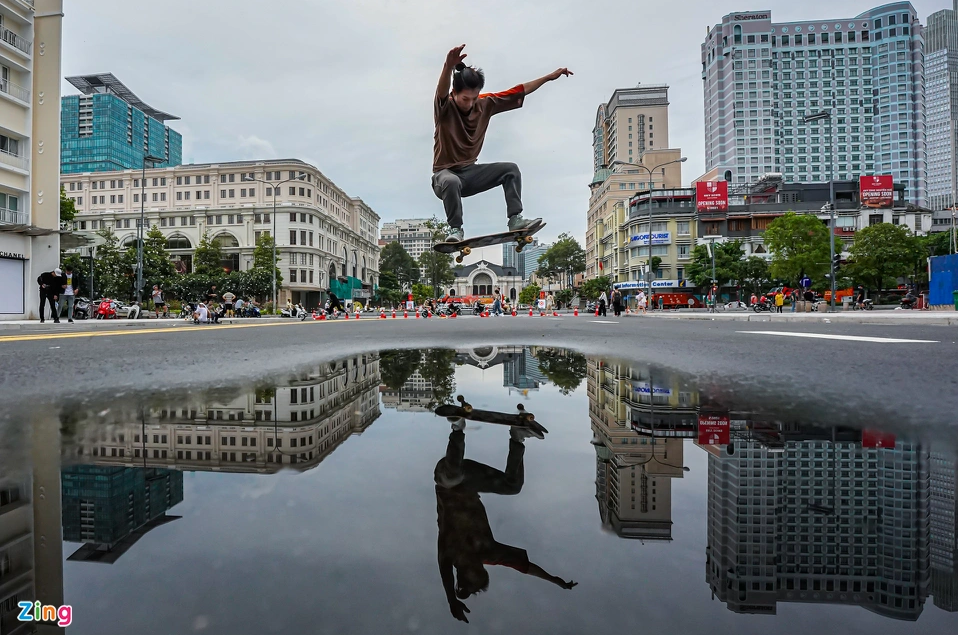 Le Loi Street emerges as new skateboarding ground for HCMC youth