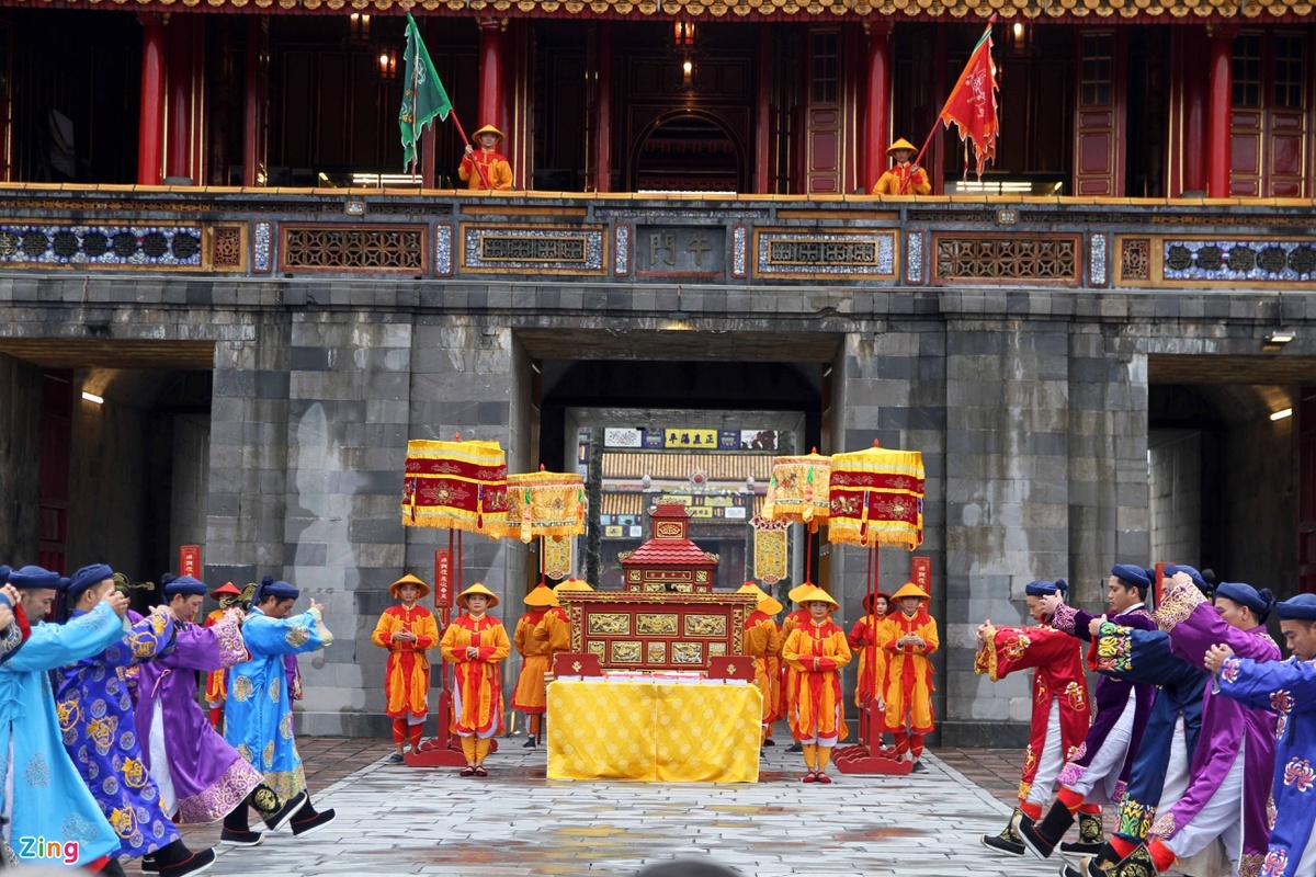 Replication of New Year's 'Calendar book distribution' ceremony in Hue