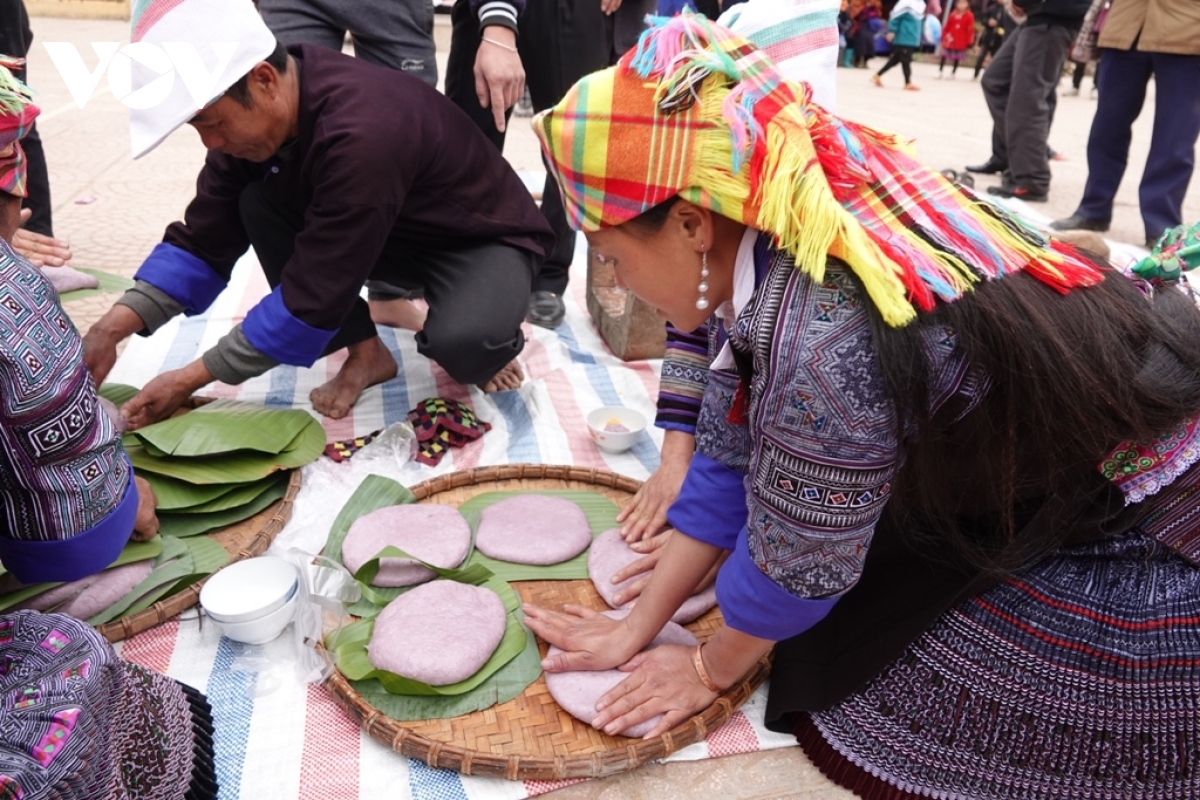 Unique Vietnamese glutinous rice dumpling making contest in northern Vietnam