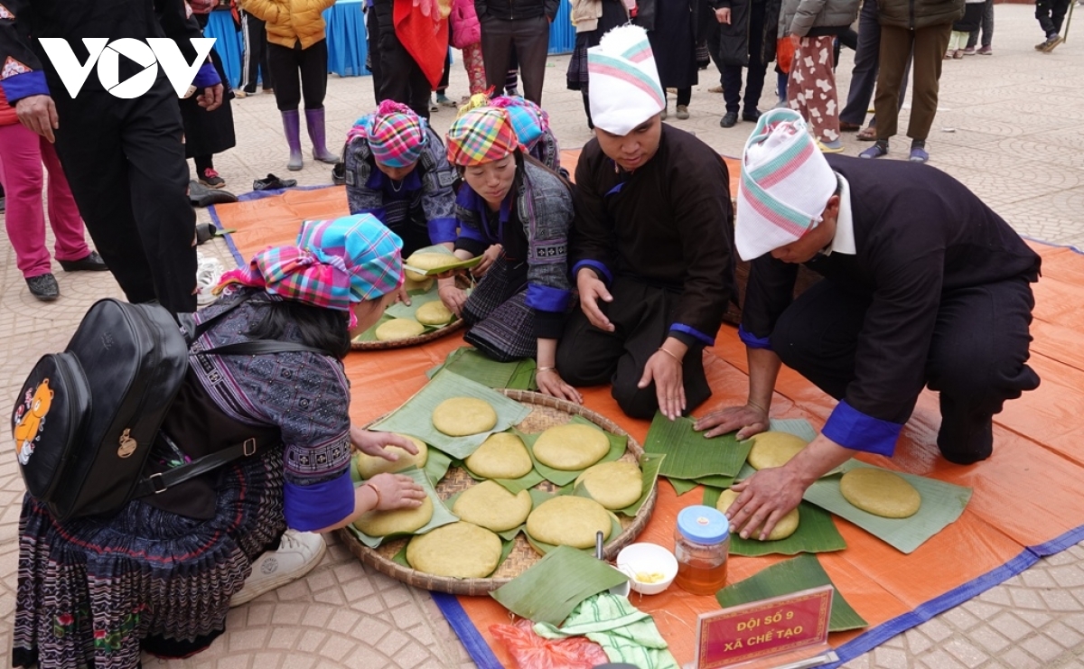 Unique Vietnamese glutinous rice dumpling making contest in northern Vietnam