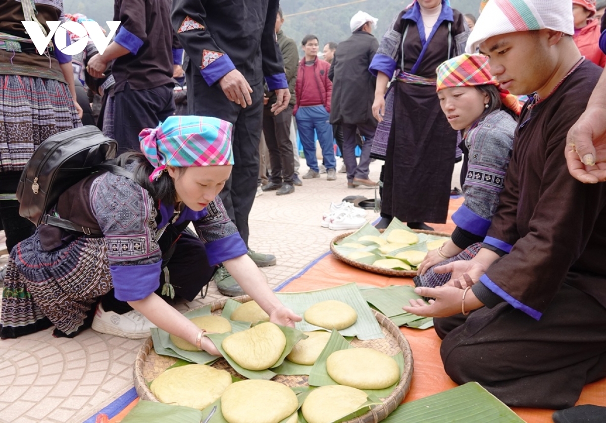 Unique Vietnamese glutinous rice dumpling making contest in northern Vietnam