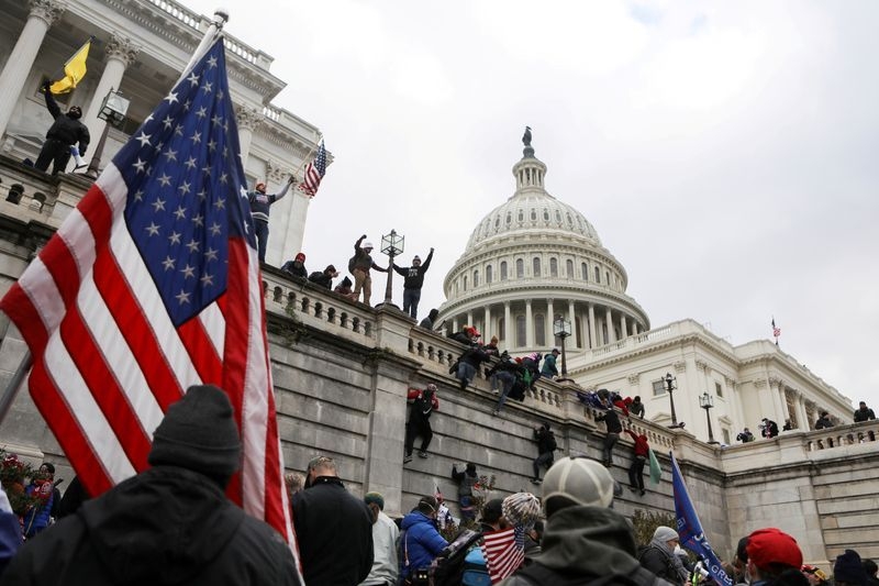 Terrorism at the Capitol (Photo: Yahoo News)  