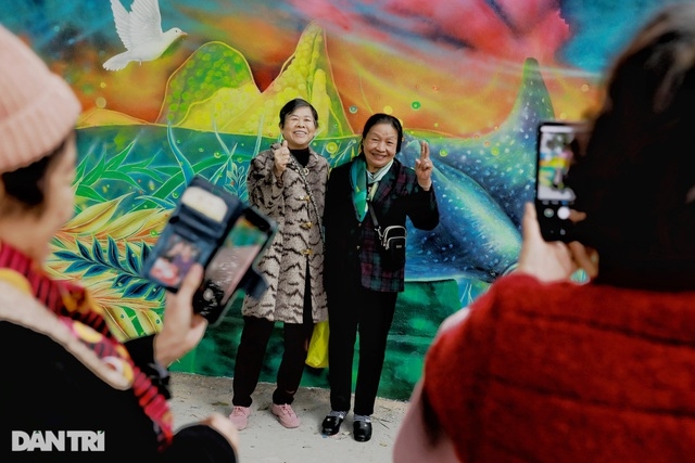 US Ambassador inaugurates environmental-themed mural in Hanoi