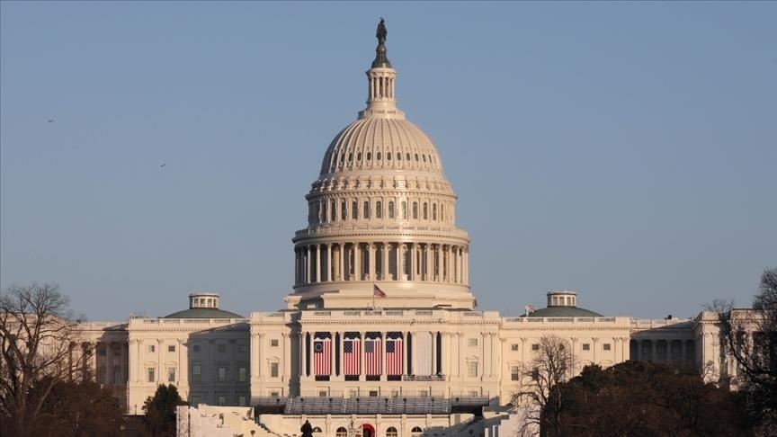 The us capitol building in washington, d.c. on monday went brief lockdown due to a fire set by homeless person