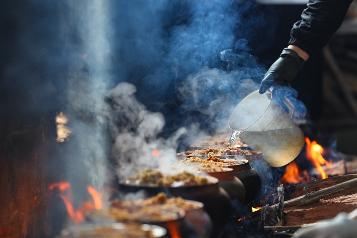 Northern Vietnam village busy braising thousands of fish pots as Tet draws near