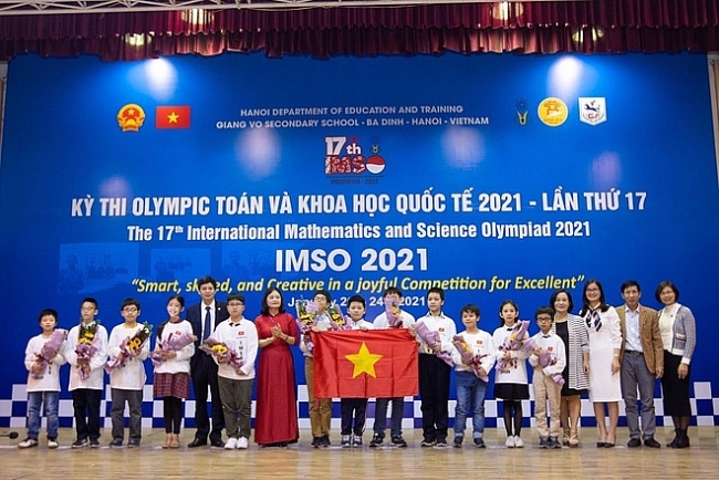 Vietnamese students earn 20 medals at International Olympiad Contest