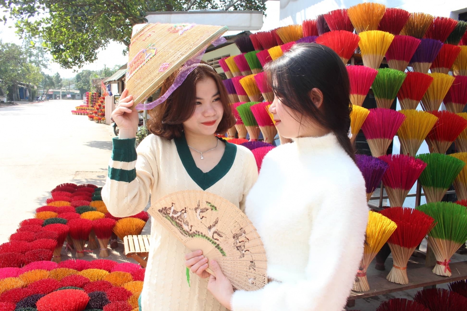 Famous incense-making village in Hue turns colorful as Tet nears