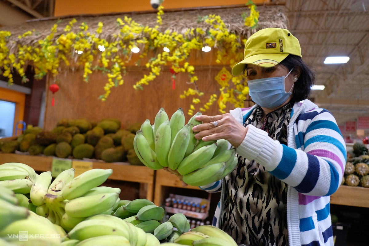 Warm Tet of a Vietnamese American family during pandemic time