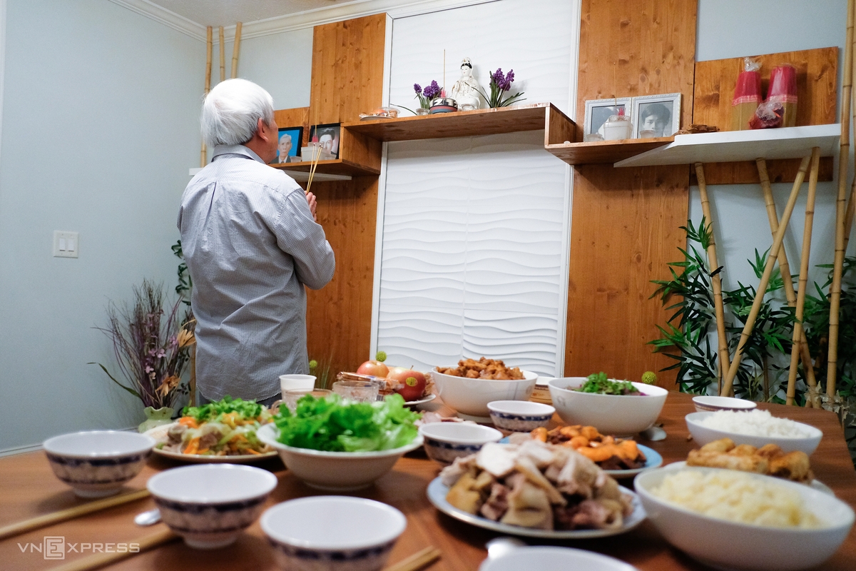 Warm Tet of a Vietnamese American family during pandemic time