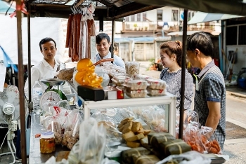 samsen market a vietnamese culture hub in the middle of thailand