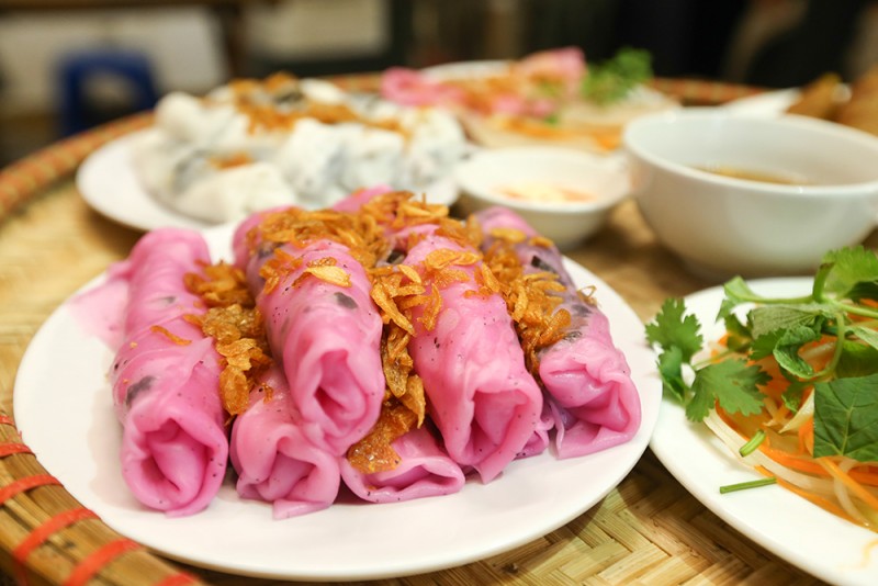 dragon fruit flavored rice paper rolls hanois new choice for foodies