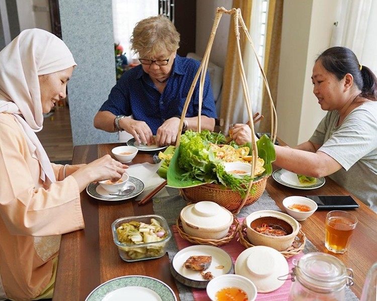 malaysian son in laws pure love for vietnamese culture