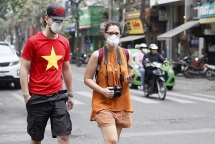 hanoi requires street food vendors to wear masks