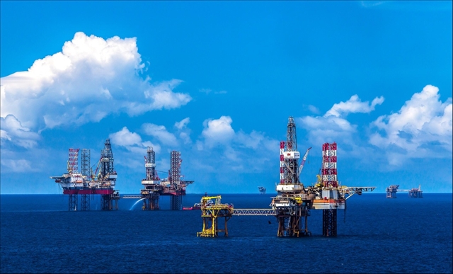 dwindling oil prices a double edged sword for viet nams economy