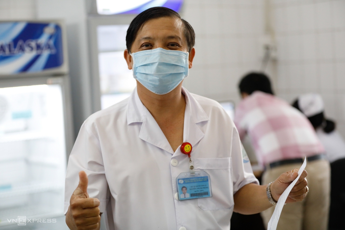 Vietnam launches biggest vaccination campaign against COVID-19, in photos