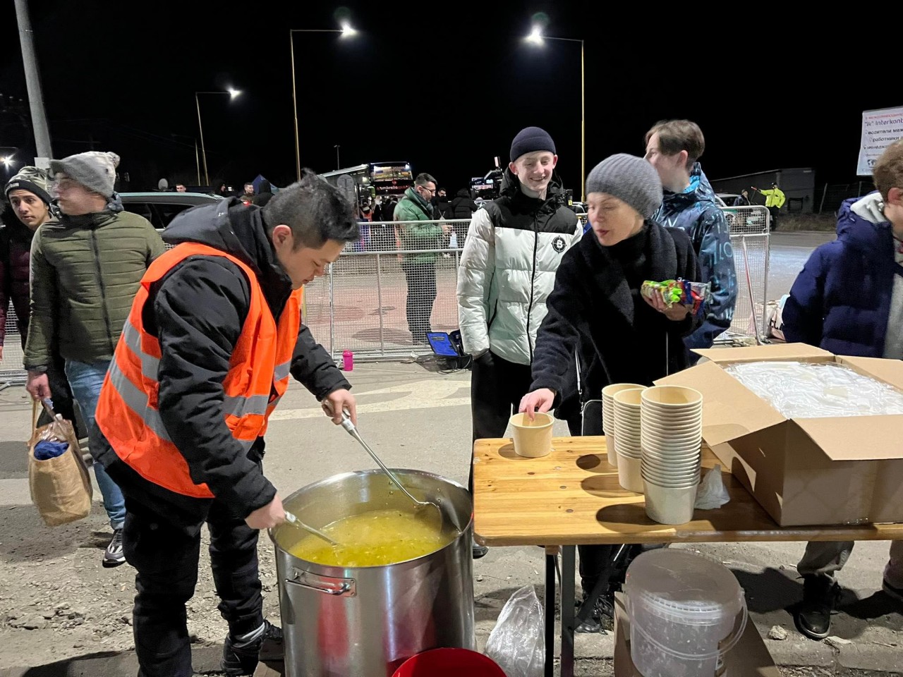 Volunteers at Ukraine border: 'Because we are compatriots'