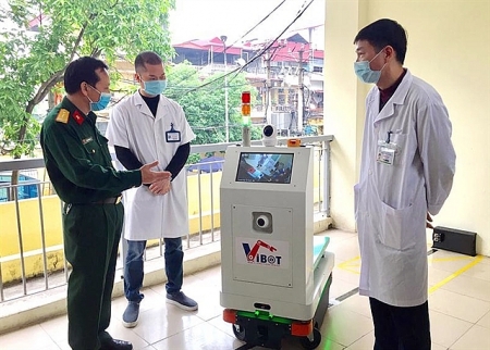 Vietnam deploys self-made robots in nCoV high-risk infection areas