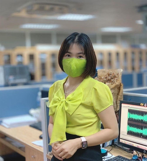 vietnamese young beauties look more attractive with fashioned face masks