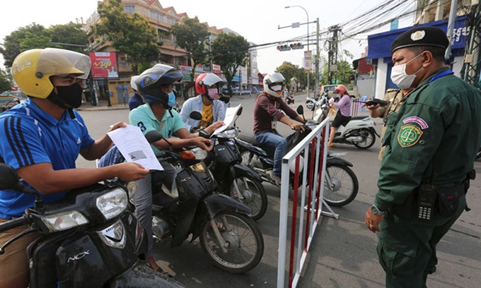 Overseas Vietnamese live in unease as Phnom Penh imposes blockage
