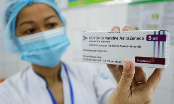 Vietnam hastens Covid-19 vaccination campaign out of expiration concerns