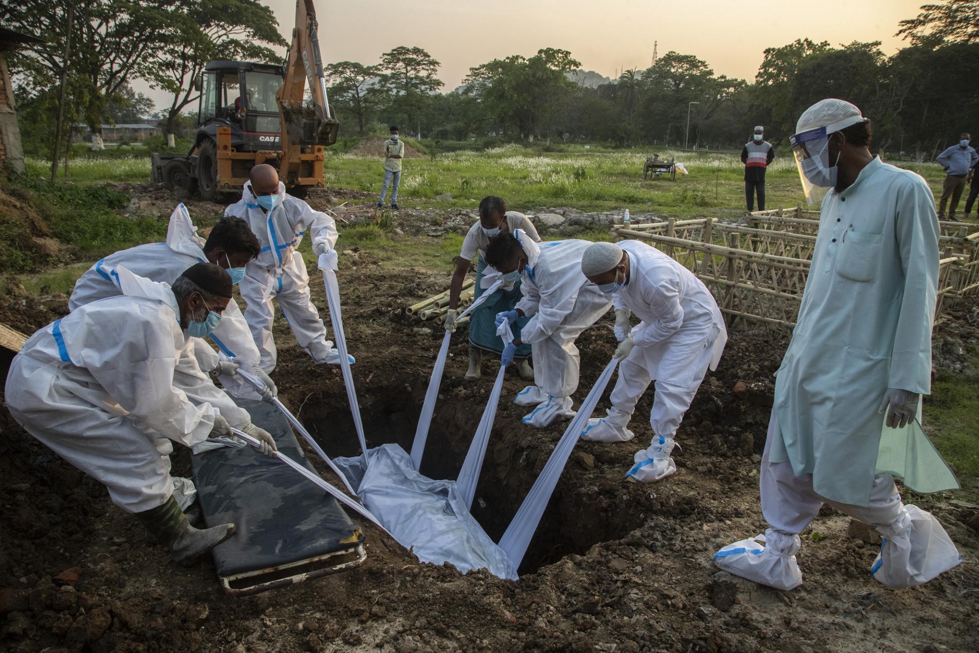 India’s lastest Covid-19 updates: record numbers for 5th days straight, hospitals scramble for oxygen