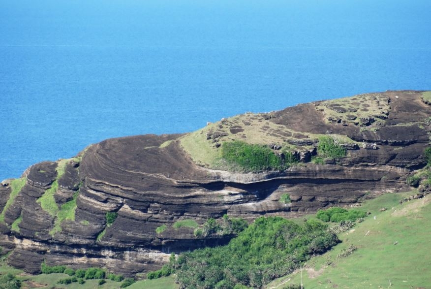 volcanic rocks found on top of phu quy island